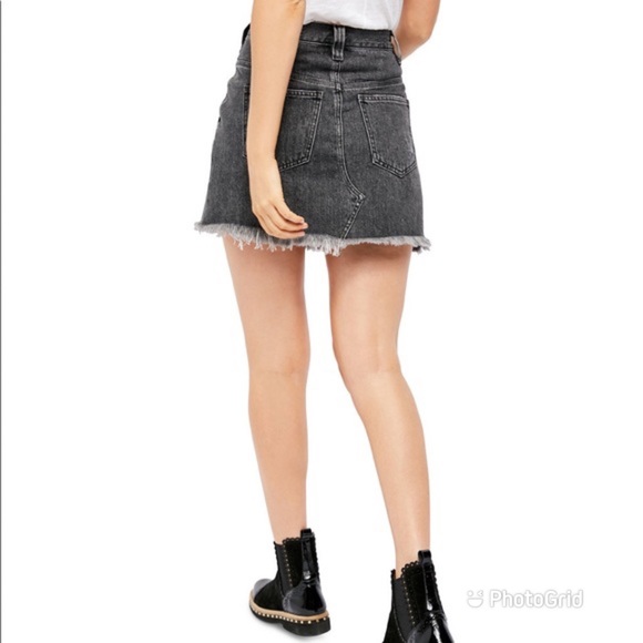 NWT FREE PEOPLE Distressed Sanded Black Jean Skirt Size 24 - Picture 4 of 9